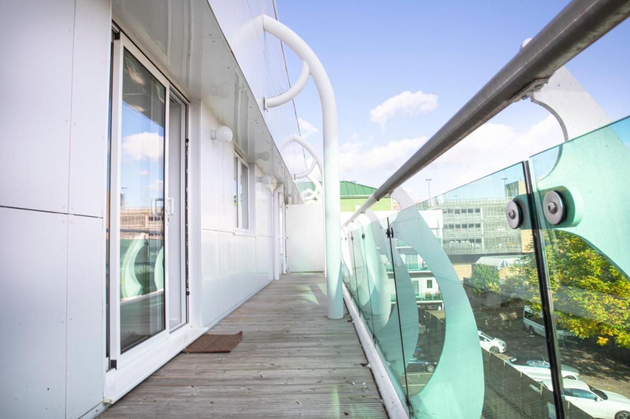Sunshine Place Enfield Exterior foto
